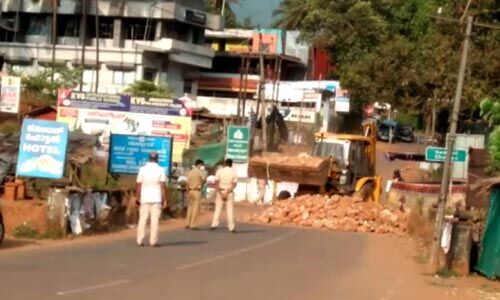 അതിര്‍ത്തി റോഡുകള്‍ തല്‍ക്കാലം തുറക്കില്ല; തലപ്പാടി അതിര്‍ത്തി വഴി മാത്രമേ കാസര്‍ഗോഡ് ജില്ലയിലേക്ക് യാത്രാനുമതിയുള്ളൂ