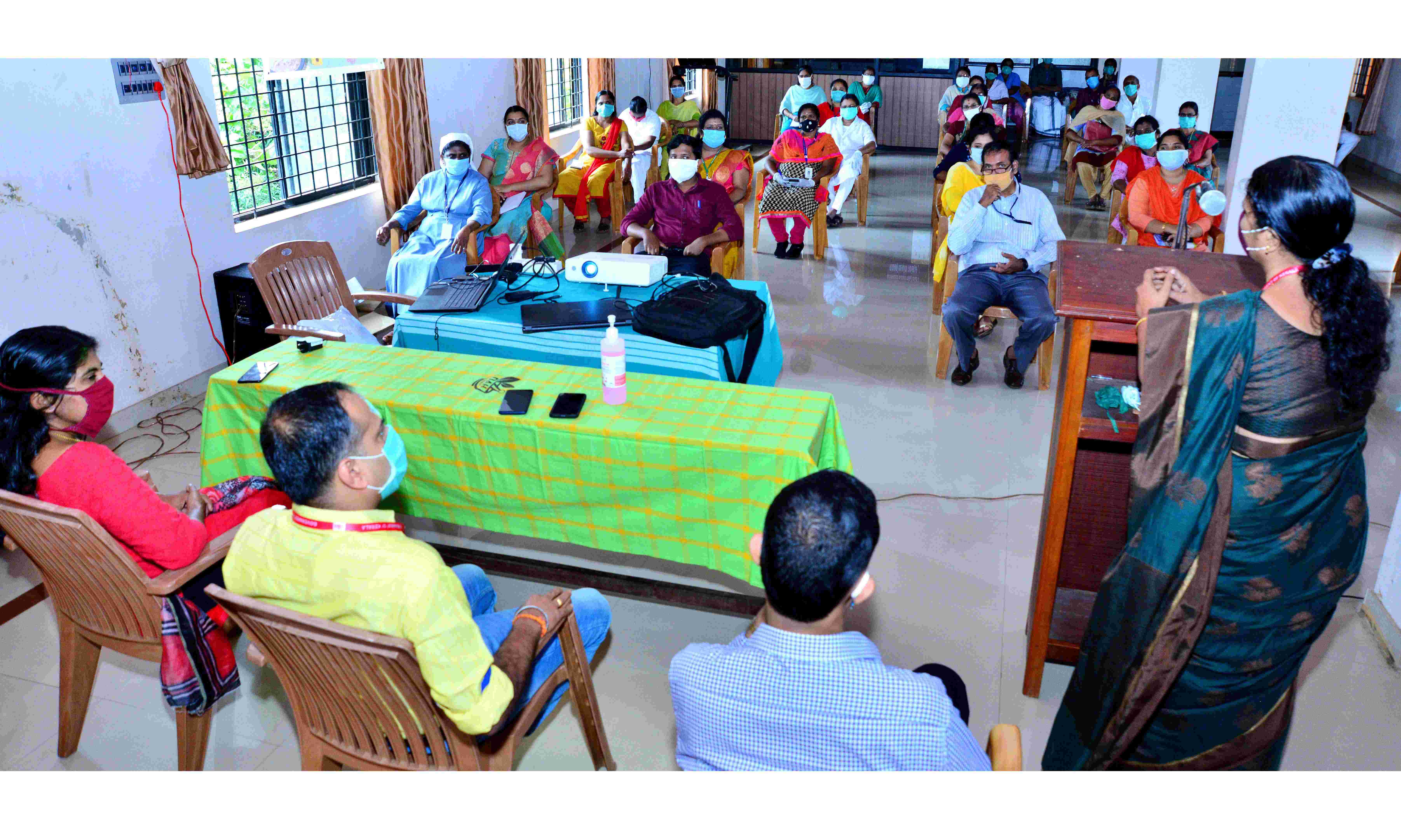 ആയുഷ് വകുപ്പ് ജീവനക്കാരും കൊവിഡ് ഡ്യൂട്ടിക്ക്; ആദ്യഘട്ട പരിശീലനം തുടങ്ങി