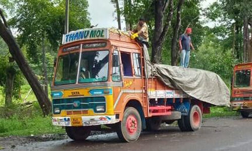 മുത്തങ്ങയില്‍ വീണ്ടും ലഹരി വേട്ട; 15,000 പാക്കറ്റ് ഹാന്‍സ് പിടികൂടി