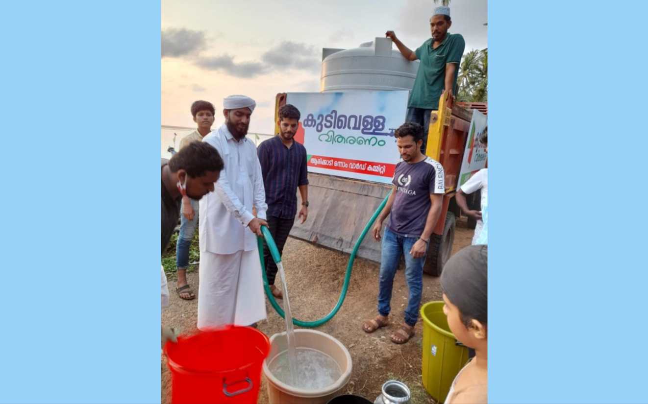 കുടിവെള്ള ക്ഷാമം:    കുമ്പള ആരിക്കാടി കടവത്ത് മേഖലകളിൽ നാൽപത് ദിവസം പിന്നിട്ട് എസ്ഡിപിഐ യുടെ കുടിവെള്ള വിതരണം