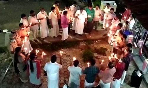 ഗാന്ധിയുടെ 152ാം ജന്മവാര്‍ഷികത്തില്‍ ദീപം തെളിയിച്ചു