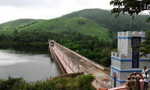 നവംബര്‍ ഒന്നിന് യോഗം നടന്നിട്ടില്ലെന്ന് മന്ത്രി റോഷി; യോഗത്തിന്റെ മിനിട്‌സുണ്ടെന്ന് മന്ത്രി എകെ ശശീന്ദ്രന്‍