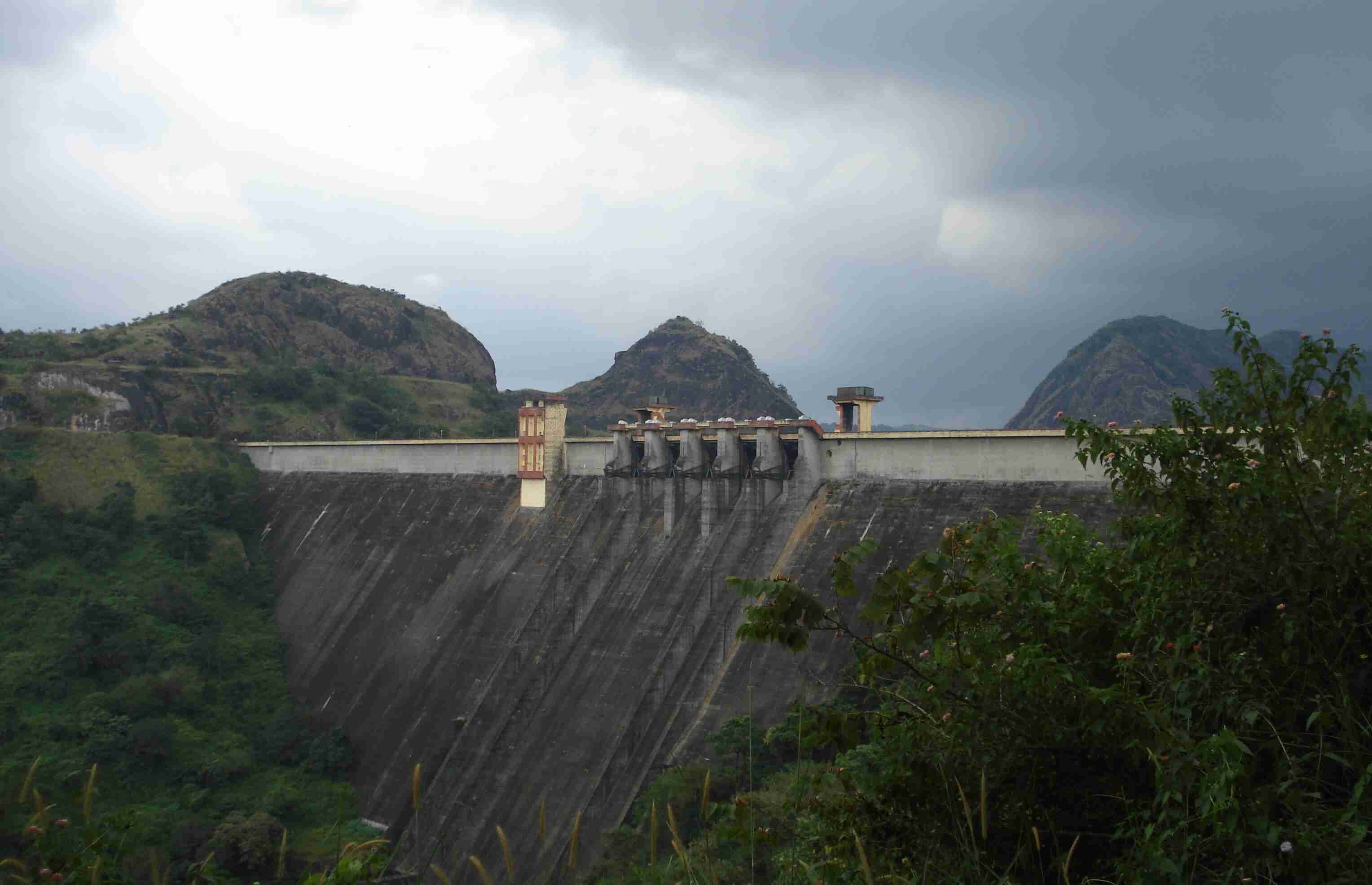 മഴയും നീരൊഴുക്കും കുറഞ്ഞു; ഇടുക്കി ജലസംഭരണിയിലെ ചെറുതോണി അണക്കെട്ടിന്‍റെ ഷട്ടര്‍ അടച്ചു