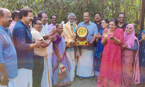 വനമിത്ര പുരസ്‌കാര ജേതാവ് വി കെ ശ്രീധരനെ ആദരിച്ചു