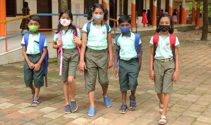 ലിം​ഗ സമത്വത്തിനായി പുതിയ നിർ​ദേശം; ആൺകുട്ടികളേയും പെൺകുട്ടികളേയും ഒരുമിച്ച് ഒരേ ബെഞ്ചിൽ ഇരുത്തണം