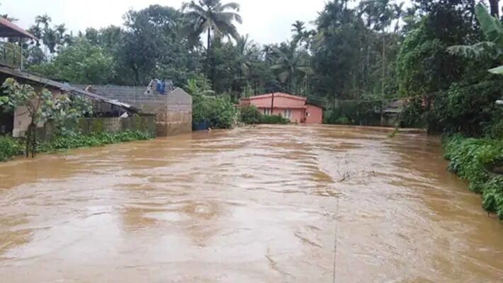 ചാലക്കുടി പുഴയിലെ ഒഴുക്ക് ഗൗരവതരം, 33 ക്യാംപുകള്‍; 5000 പേരെ മാറ്റിപാര്‍പ്പിച്ചു