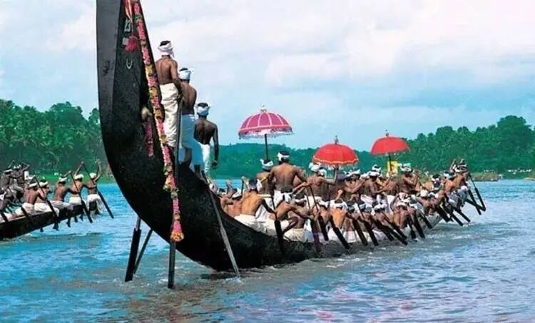 ആറന്‍മുള ഉത്രട്ടാതി വള്ളംകളിയില്‍ മുല്ലപ്പുഴശേരിക്ക് കിരീടം; ബി ബാച്ചില്‍ ഇടപ്പാവൂര്‍