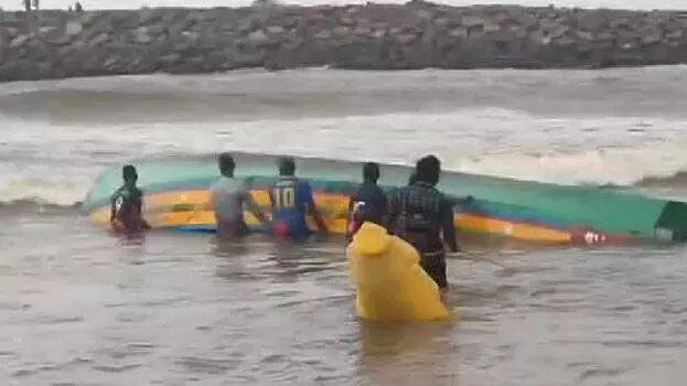 മുതലപ്പൊഴിയില്‍ വള്ളം മറിഞ്ഞ് മല്‍സ്യത്തൊഴിലാളി മരിച്ചു