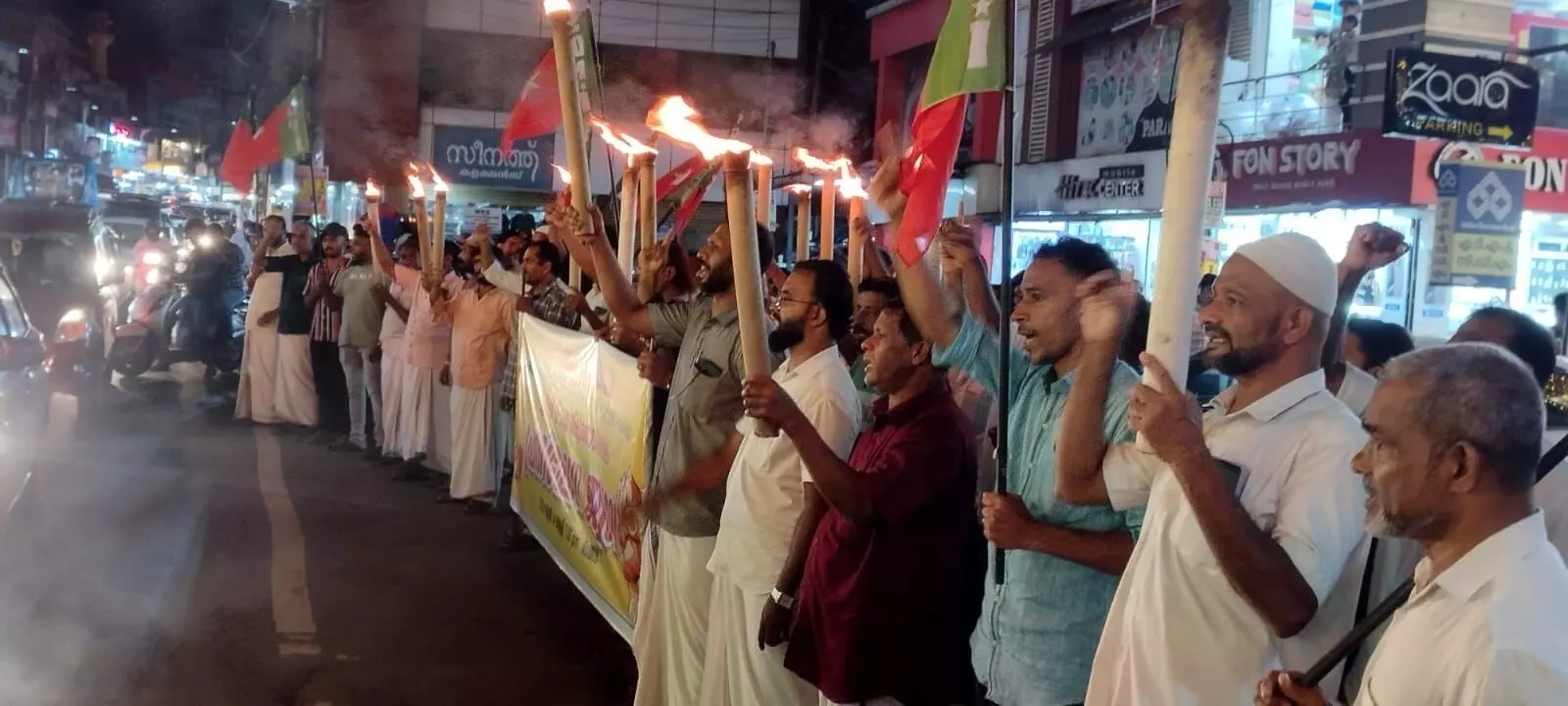 വിദ്യാര്‍ത്ഥികളെ പെരുവഴിയിലാക്കുന്ന നയത്തില്‍ നിന്ന് പിന്തിരിയണം; എസ്ഡിപിഐ പ്രതിഷേധ ജ്വാല സംഘടിപ്പിച്ചു