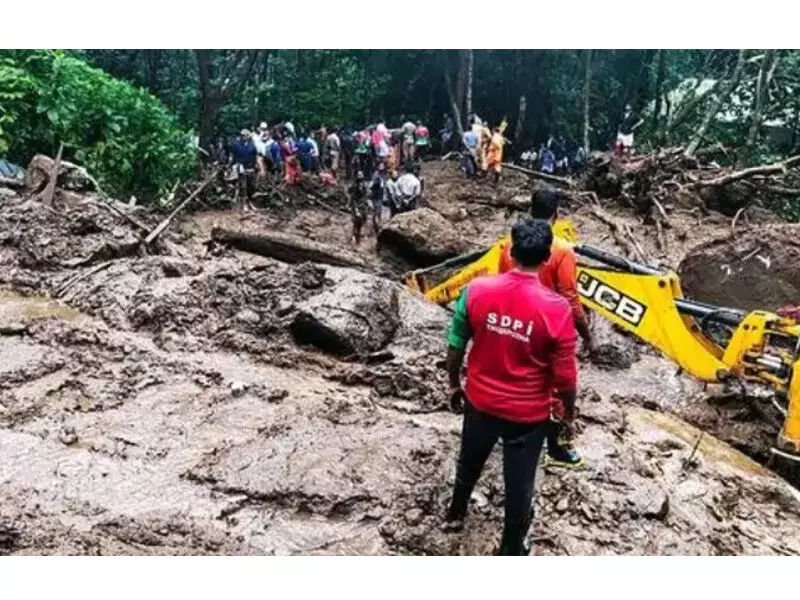 കോഴിക്കോട് വിലങ്ങാടും ഉരുള്‍പൊട്ടല്‍; ഒരാളെ കാണാനില്ല; മലയങ്ങാട് പാലം ഒലിച്ചുപോയി