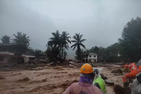 വയനാട് ഉരുള്‍പൊട്ടല്‍: പോലിസ് ആസ്ഥാനത്ത് പ്രത്യേക കണ്‍ട്രോള്‍ റൂം തുറന്നു