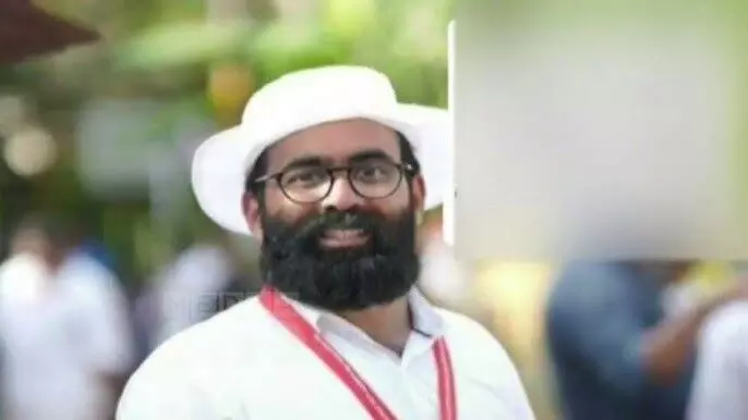 കാഫിര്‍ സ്‌ക്രീന്‍ഷോട്ട് പ്രചരിപ്പിച്ച അധ്യാപകനെ പുറത്താക്കണമെന്ന് പരാതി