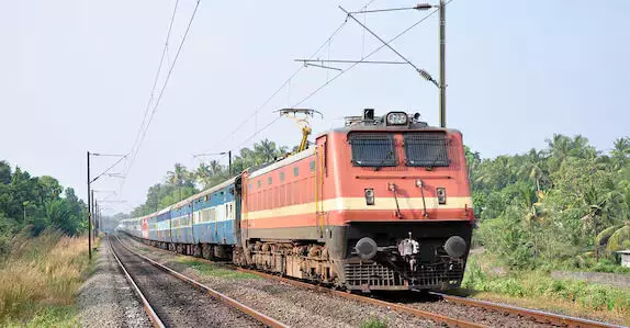 തിരക്ക് കഠിനം; വേണാട് എക്പ്രസില്‍ യാത്രക്കാര്‍ കുഴഞ്ഞു വീണു