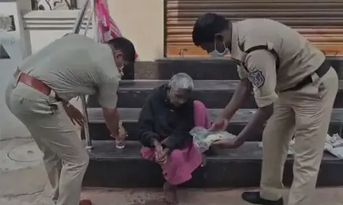 മകന്‍ മരിച്ചിട്ട് നാലു ദിവസം; അറിയാതെ വൃദ്ധദമ്പതികള്‍