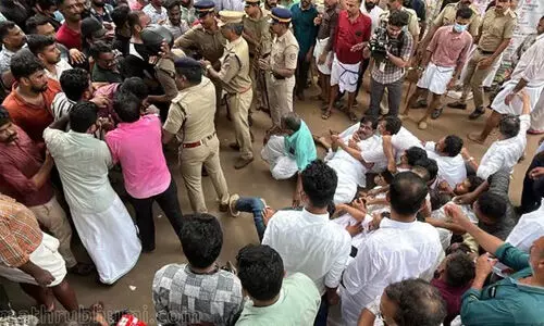 ചേവായൂര്‍ സഹകരണ ബാങ്ക് വോട്ടെടുപ്പ്; ഏഴ് സീറ്റ് കോണ്‍ഗ്രസ് വിമതര്‍ക്ക്, നാലെണ്ണം സിപിഎമ്മിന്